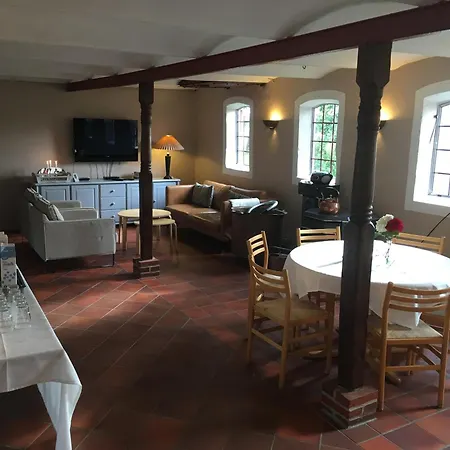 비앤비 티스트럽 B&B 3*